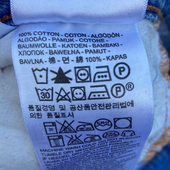 Levi’s Women’s Denim Ripped Distressed Frayed Shorts - Picture 5 of 5